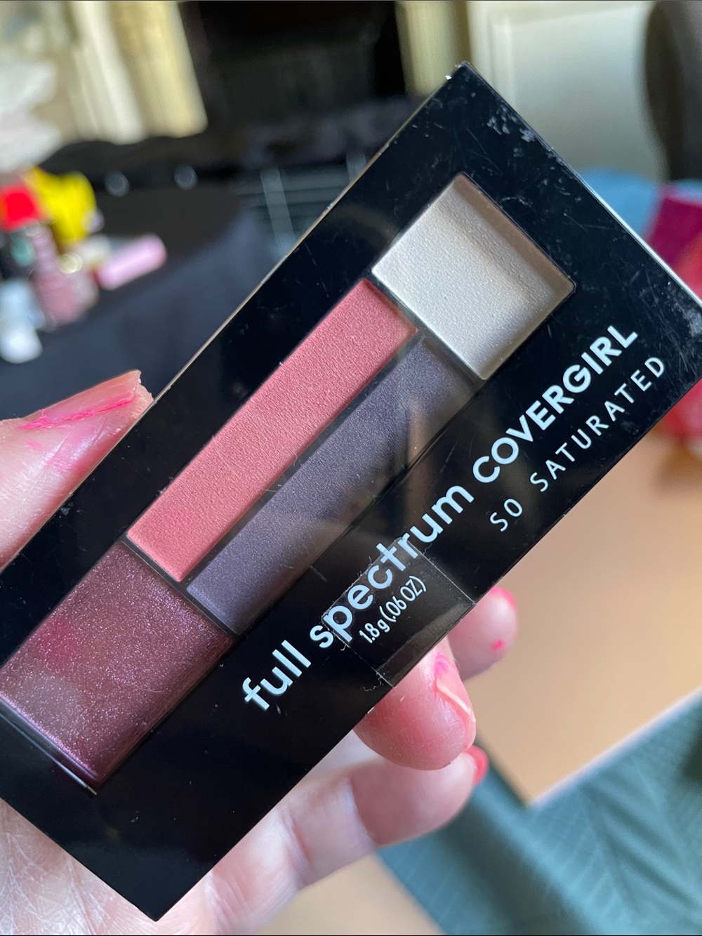 COVERGIRL Sealed Full Spectrum Eyeshadow WITH IT